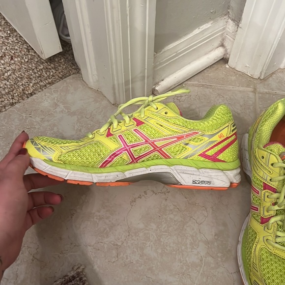 ASICS - Picture 2 of 4